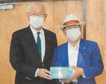 写真　トリミング　補正